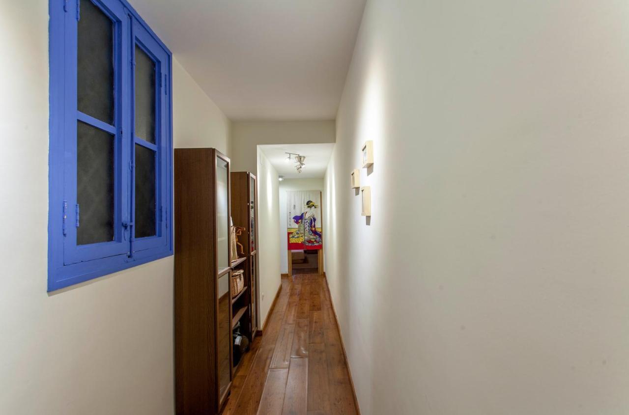 Luxurious & Alluring Home In Historic Town Валенсия Екстериор снимка