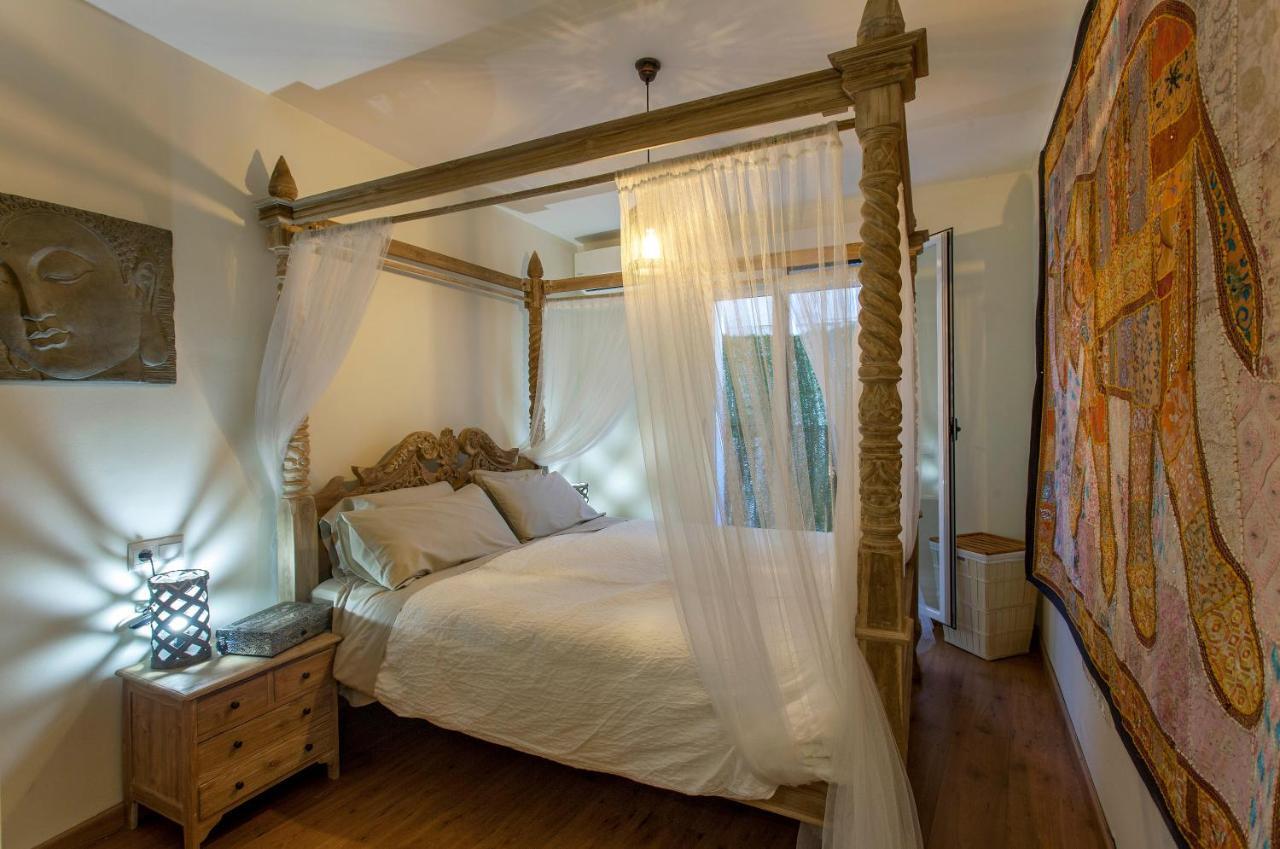 Luxurious & Alluring Home In Historic Town Валенсия Екстериор снимка