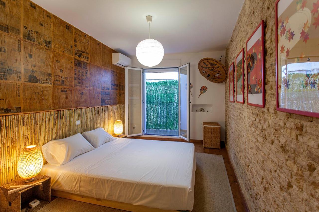 Luxurious & Alluring Home In Historic Town Валенсия Екстериор снимка