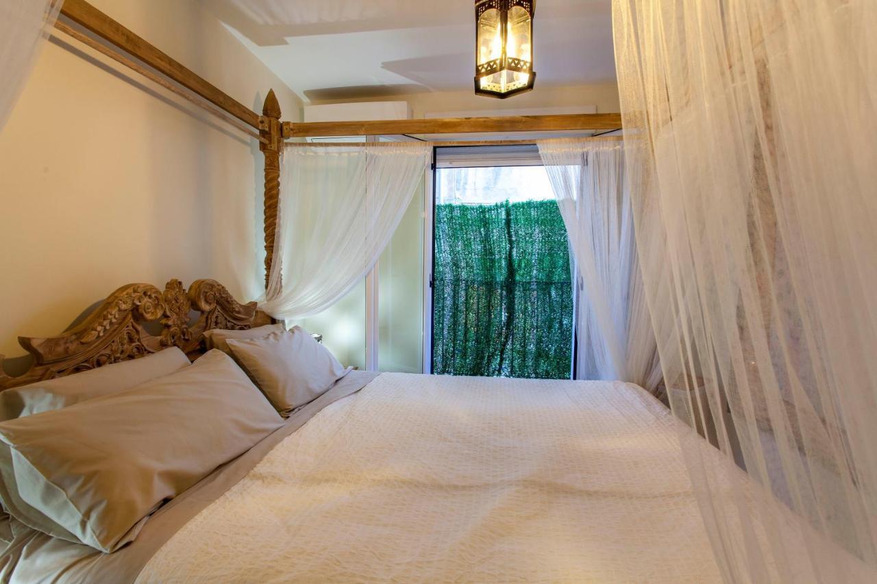 Luxurious & Alluring Home In Historic Town Валенсия Екстериор снимка