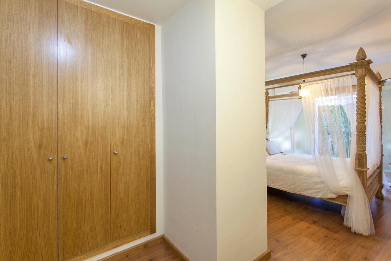 Luxurious & Alluring Home In Historic Town Валенсия Екстериор снимка